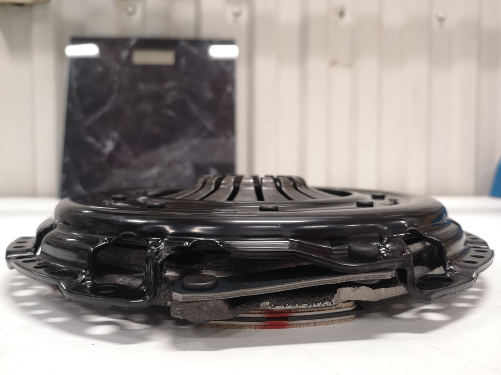 Tenaci Black 240mm Clutch